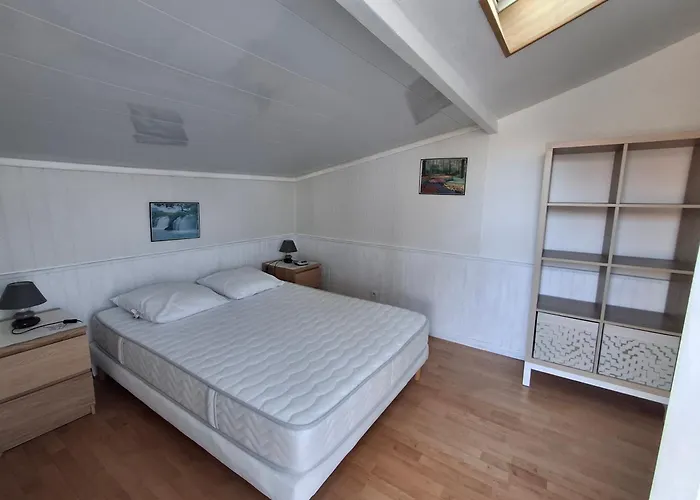 Patio à 200 M De La à